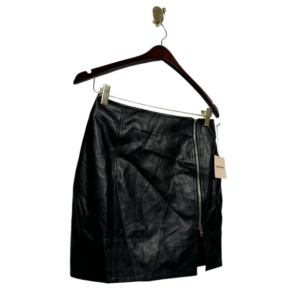 NWT REVOLVE SUPERDOWN Melissa Zip Up Faux Leather Mini Skirt Black S - Picture 8 of 12